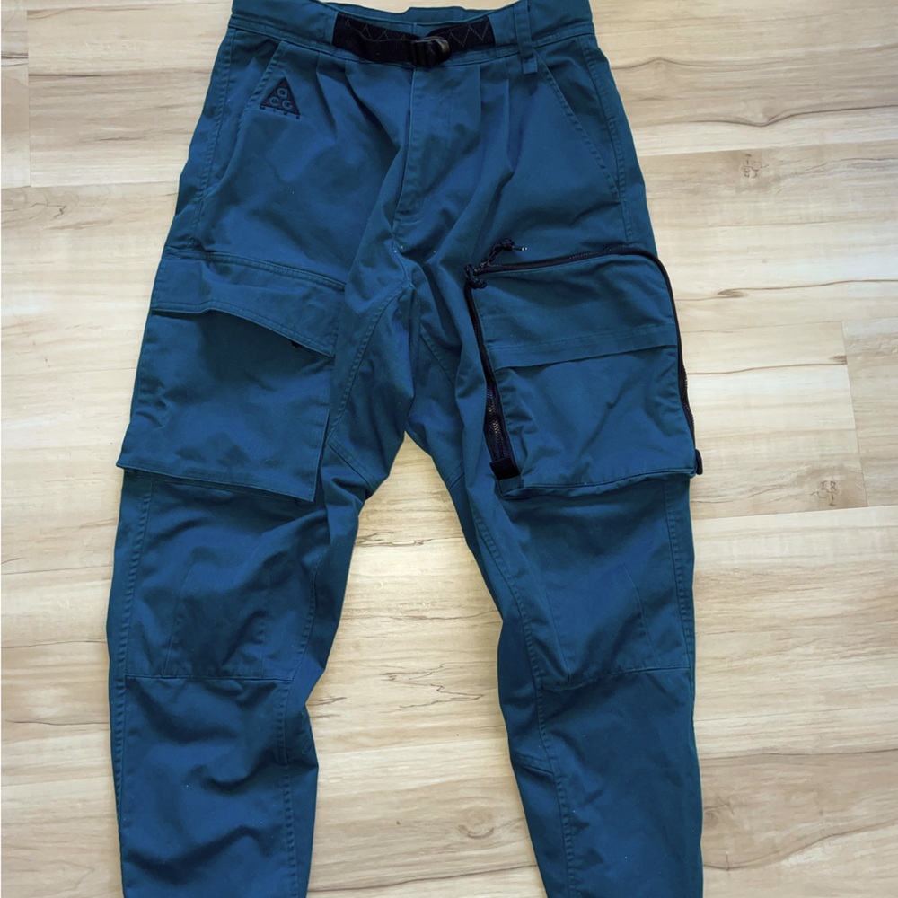 Nike ACG Cargo Pants; XS